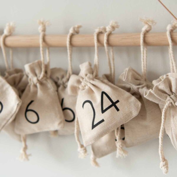 Adventskalender Eichenholz & Leinen – Bild 4