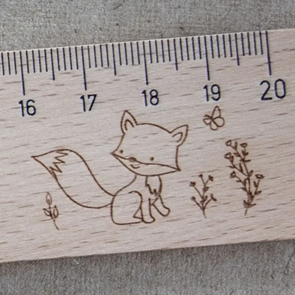 Personalisiertes Lineal Fuchs Holz mit Namen 20 cm